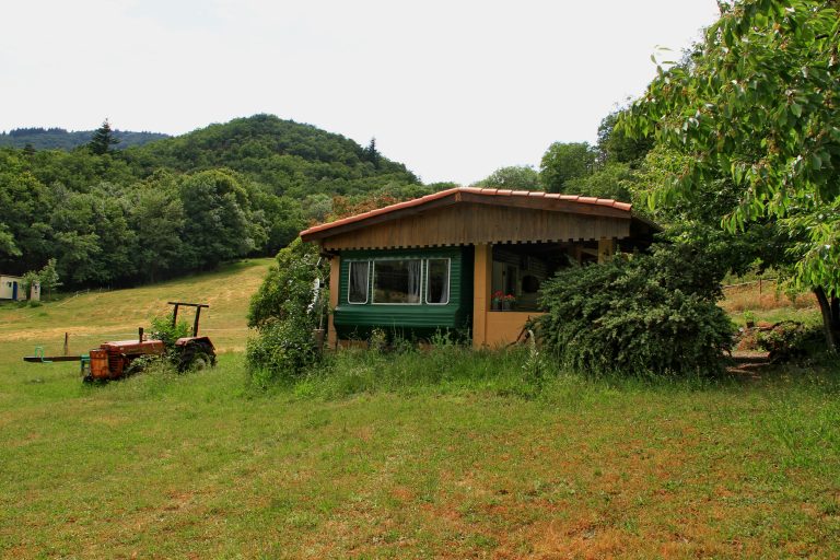 Mobil-Home Le Cerisier with Beautiful Natural Surroundings